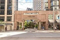 7 Carlton Street 1110, Toronto C08, On M5b 2m3