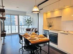 15 Grenville Street 2107, Toronto C01, On M4y 0b9