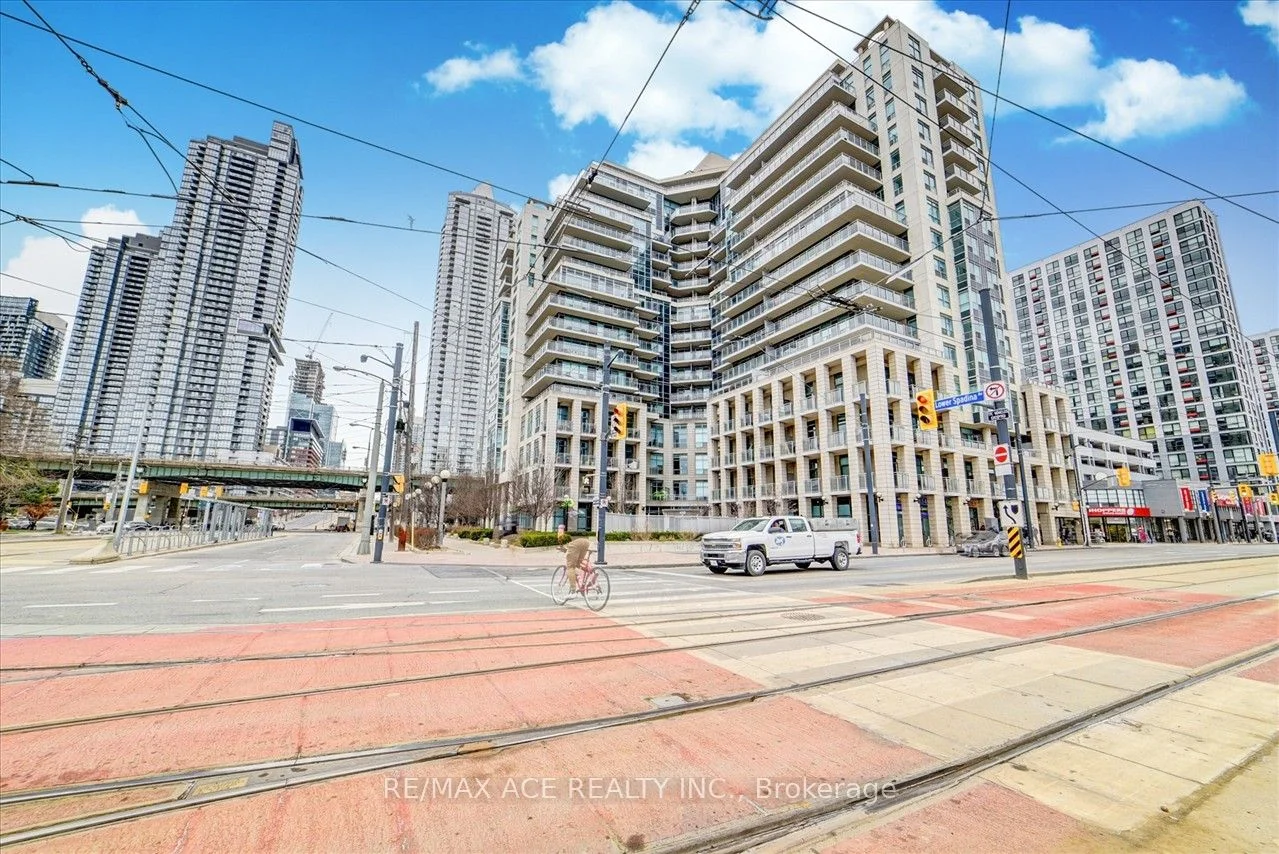 410 Queens Quay Boulevard 418, Toronto C01, On M5v 3t1
