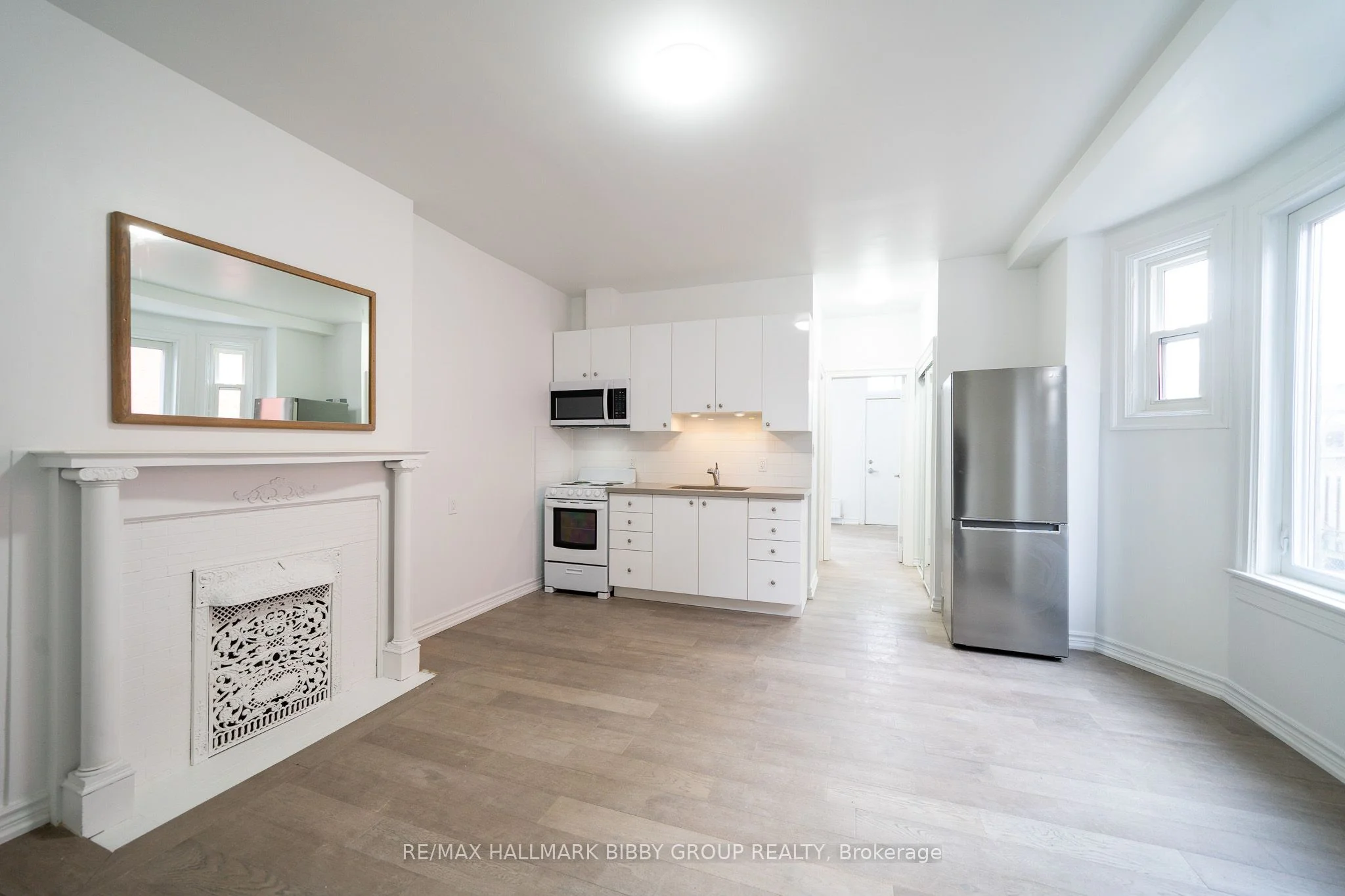 91 Clinton Street 3, Toronto C01, On M6g 2y4