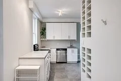133 Brock Street 2nd Flr, Toronto C01, On M6k 2l5