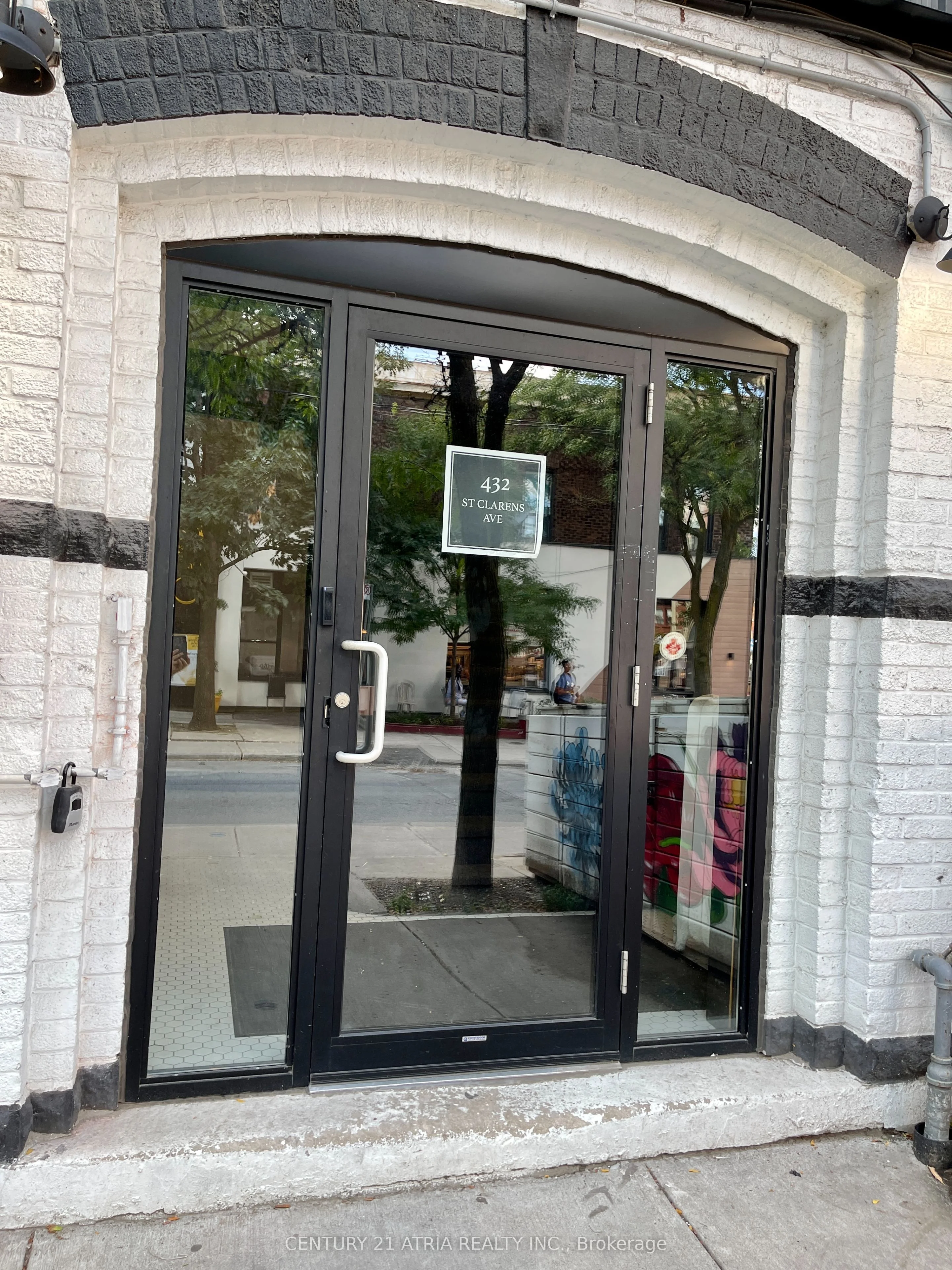 432 St Clarens Avenue 201, Toronto C01, On M6h 3w3