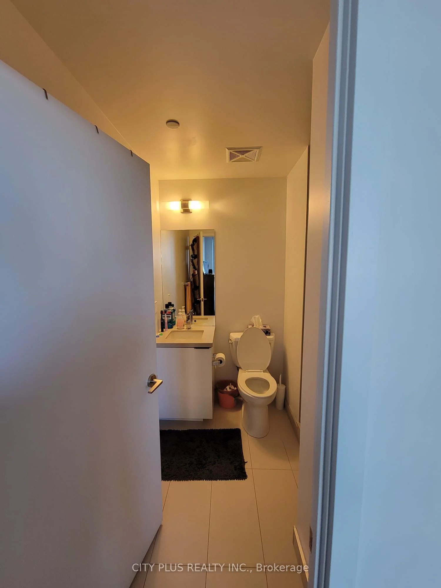 8 Eglinton Avenue 3201, Toronto C10, ON M4P 0C1