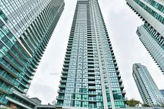 18 Harbour Street 2102, Toronto C01, On M5j 2z6