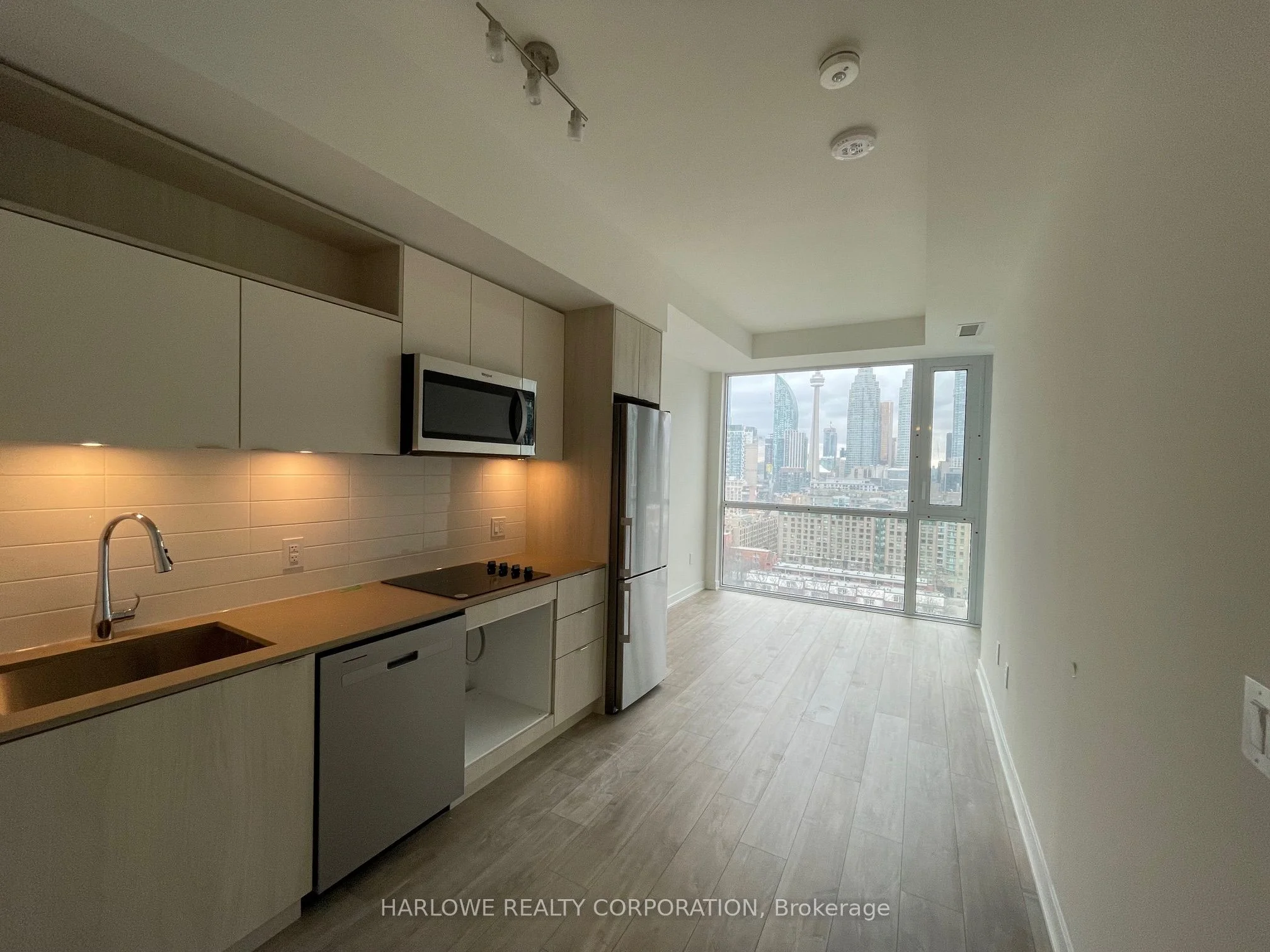 135 Lower Sherbourne Street 1567 W, Toronto C08, On M5a 1y4
