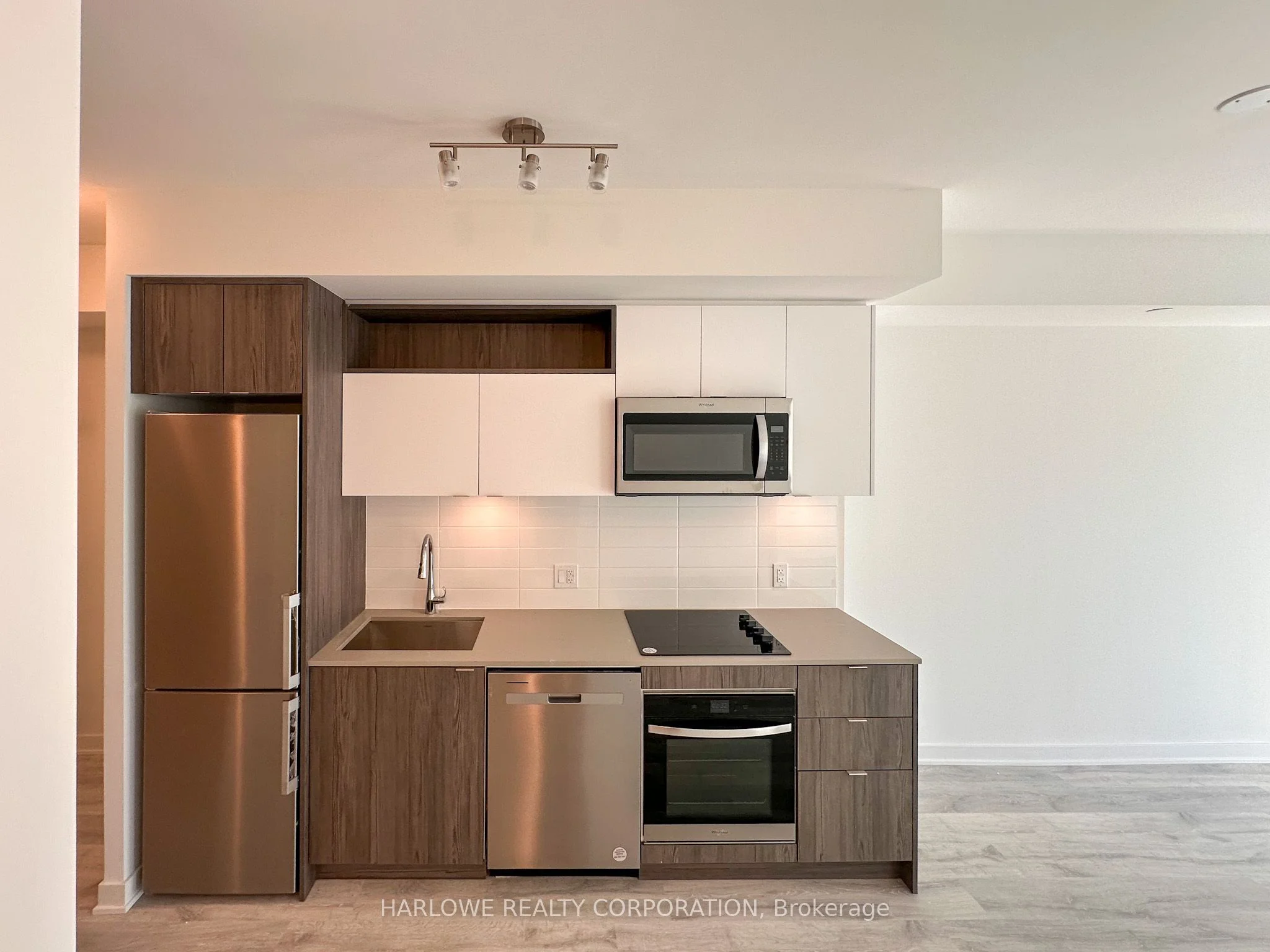 100 Dalhousie Street 3908, Toronto C08, On M5b 0c7