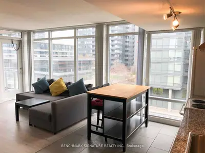 15 Brunel Court 807, Toronto C01, ON M5V 3Y7