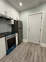 210 Carlton Street L2, Toronto C08, On M5a 2l1