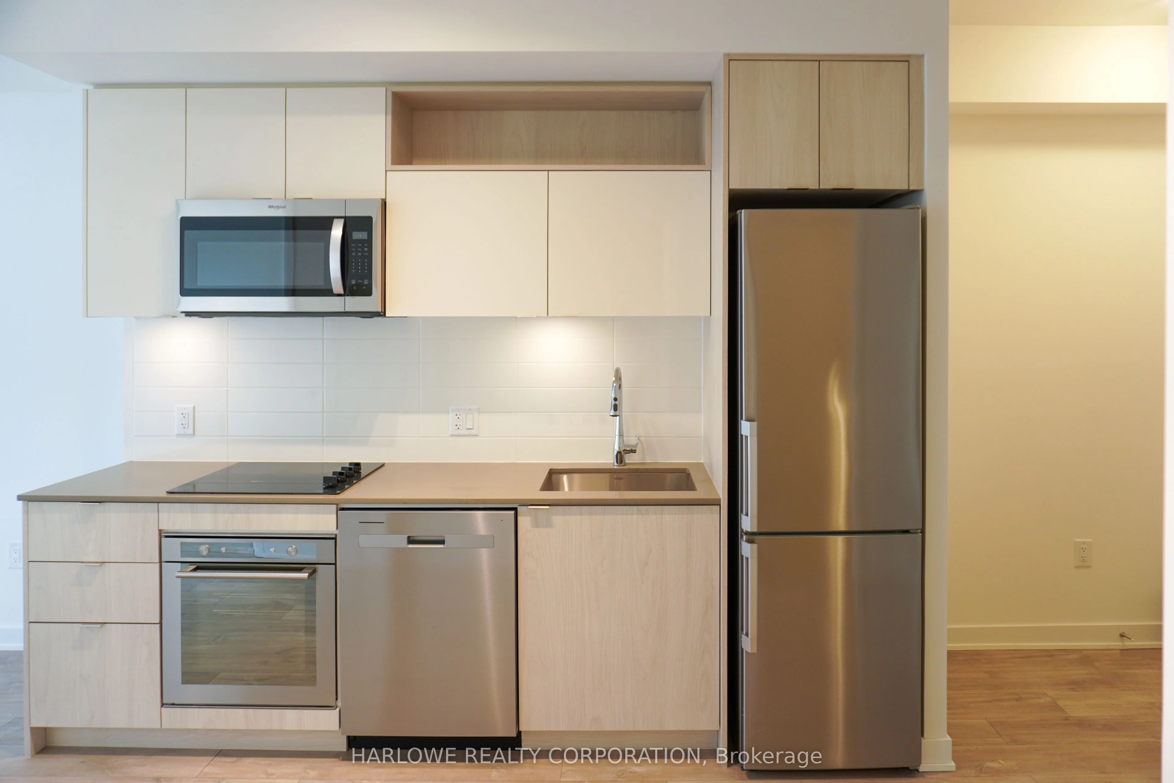 100 Dalhousie Street 612, Toronto C08, On M5b 0c7