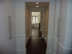 2 Clarendon Avenue 303, Toronto C02, On M4v 1h9