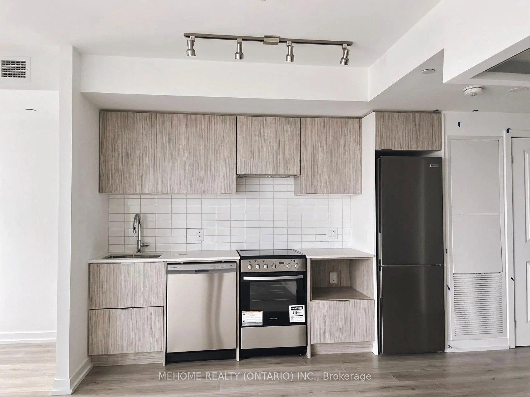 395 Bloor Street E 4101, Toronto C08, On M4w 1h7