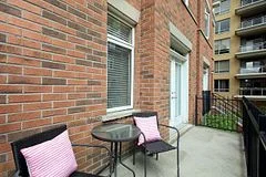 89 Lillian Street 25, Toronto C10, On M4s 2h7