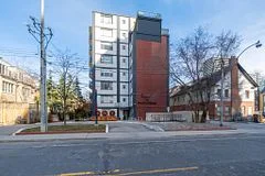 25 Bedford Road 404, Toronto C02, On L7r 1z2