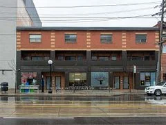 536 College Street B, Toronto C01, ON M6G 1A6
