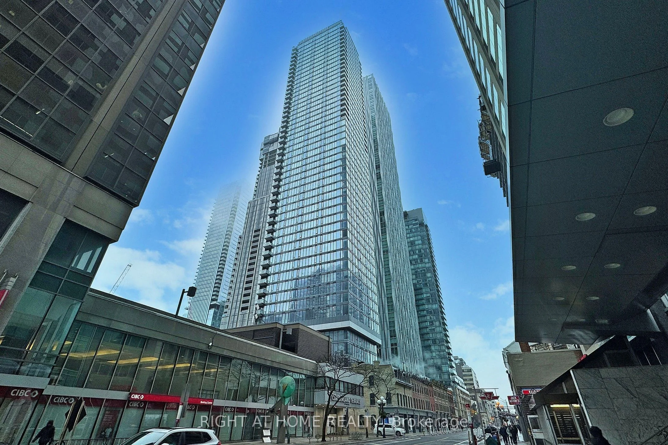 8 Cumberland Street 603, Toronto C02, On M4w 0b6