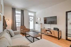 519 Crawford Street, Toronto C01, On M6g 3j9