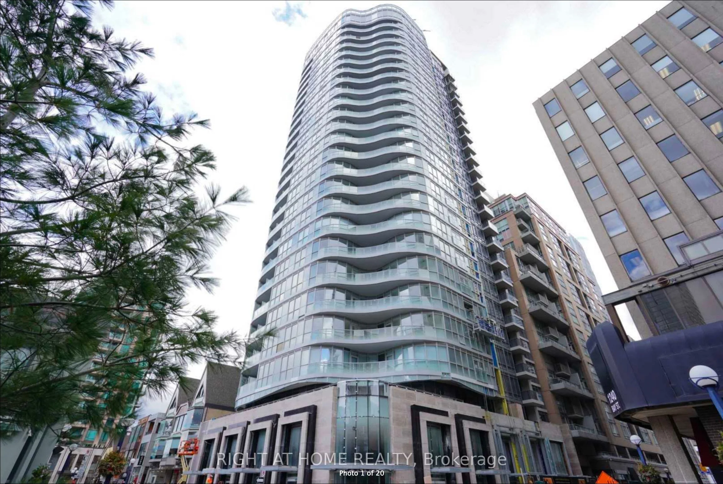 88 Cumberland Street 2304, Toronto C02, On M5r 1a3