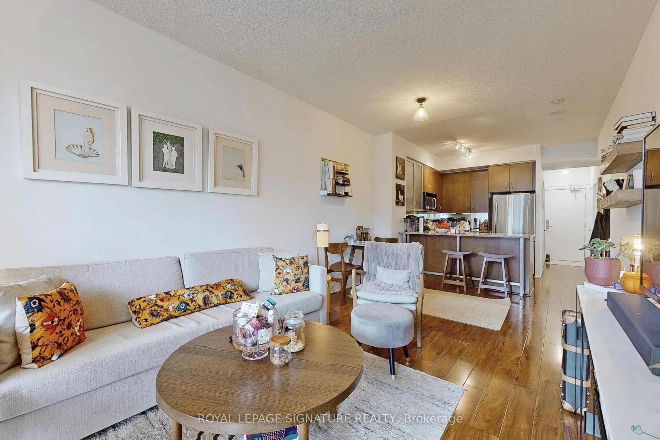 438 King Street W 303, Toronto C01, On M5v 3t9