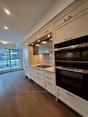 30 Inn On The Park Drive 2101, Toronto C13, On M3c 0p8