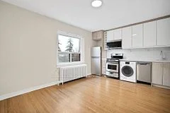 166 Eastbourne Avenue 30, Toronto C03, ON M5P 2G6