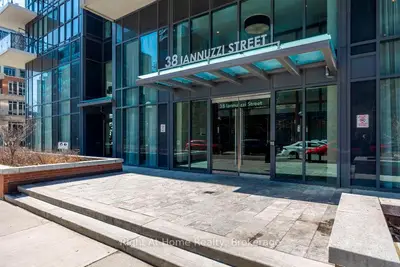 38 Iannuzzi Street 109, Toronto C01, On M5v 0s2