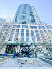 18 Yonge Street 806, Toronto C01, On M5e 1z8