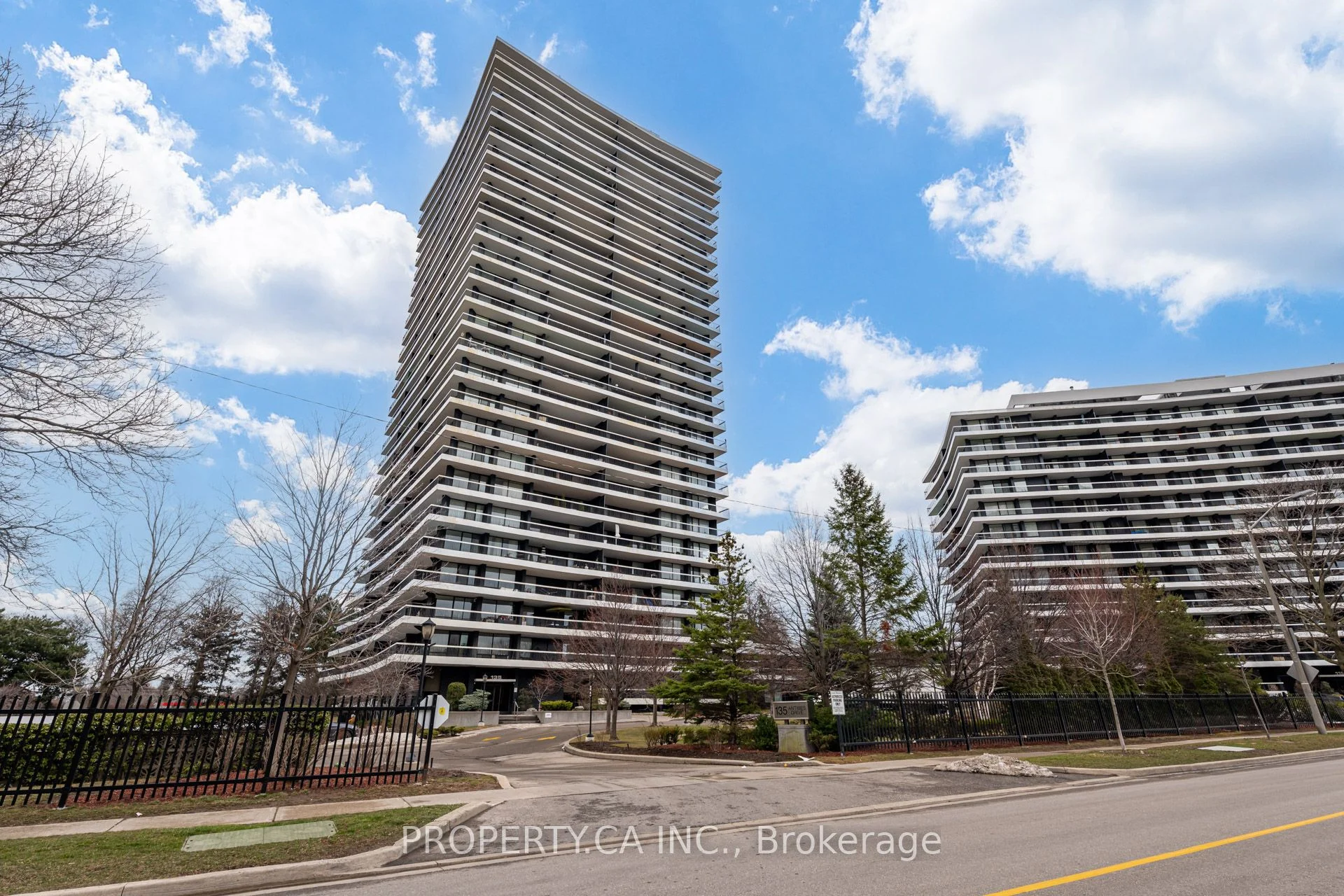 135 Antibes Drive 2606, Toronto C07, On M2r 2z1