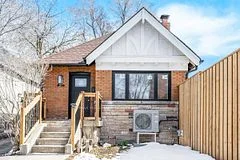 21 Latimer Avenue Main, Toronto C04, On M5n 2m1