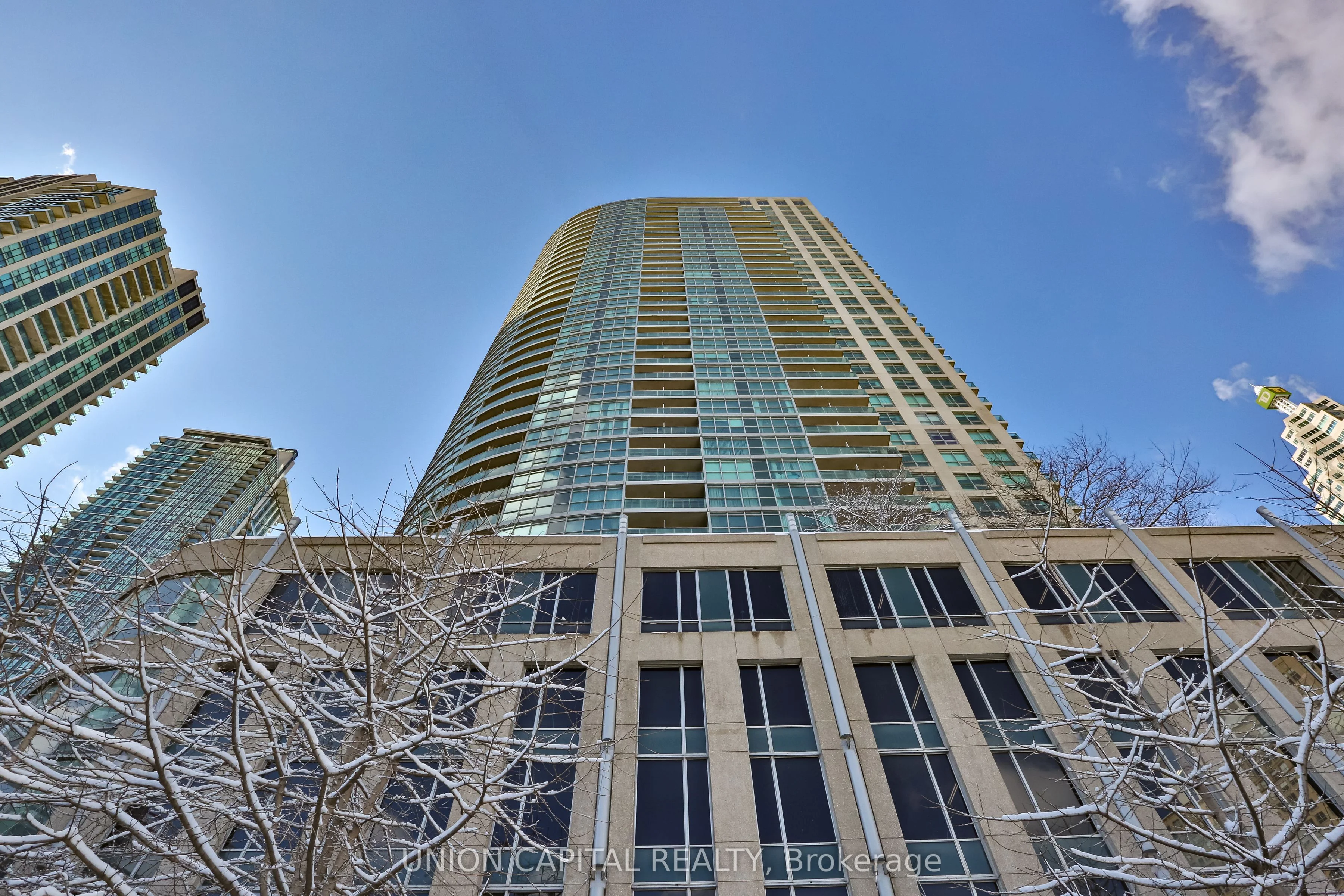 18 Yonge Street 2306, Toronto C01, On M5e 1z8