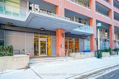 15 Bruyeres Mews 1207, Toronto C01, On M5v 0a7