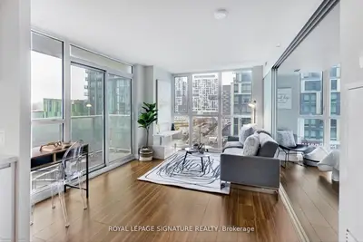 85 Queens Wharf Road 607, Toronto C01, On M5v 0j9