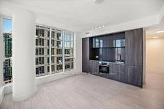 35 Mercer Street 2414, Toronto C01, On M5v 0t8