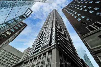 70 Temperance Street 1207, Toronto C01, On M5h 0b1