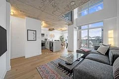 800 King Street W 402, Toronto C01, On M5v 3m7