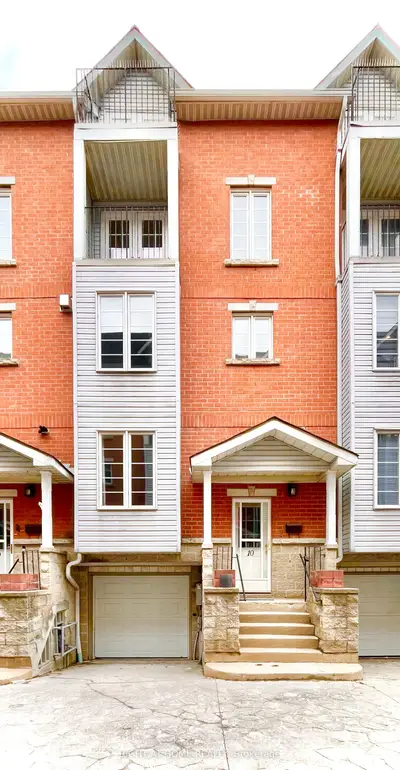150 George Street 10, Toronto C08, On M5a 2m7