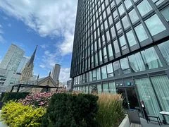 60 Shuter Street 320, Toronto C08, On M5b 1a8