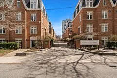 89 Lillian Street 17, Toronto C10, On M4s 2h7