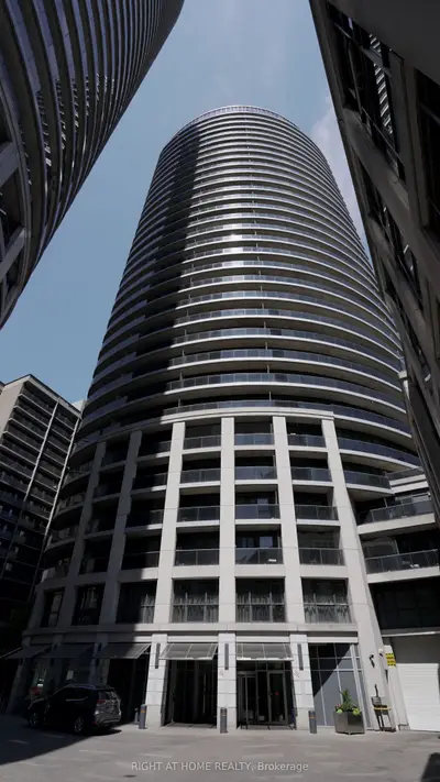 25 Carlton Street 810, Toronto C08, On M5b 1l4