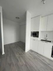 7 GOLDEN LION Heights N830, Toronto C14, ON M2M 3T9