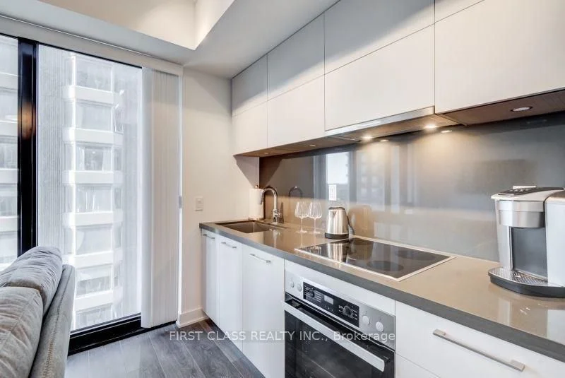 188 Cumberland Street 1601, Toronto C02, ON M5R 0B6