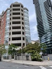 20 Collier Street 407, Toronto C09, ON M4W 3Y8