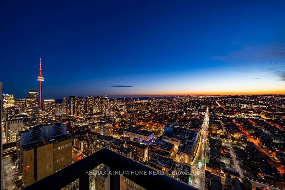 488 University Avenue 3511, Toronto C01, ON M5G 0C1