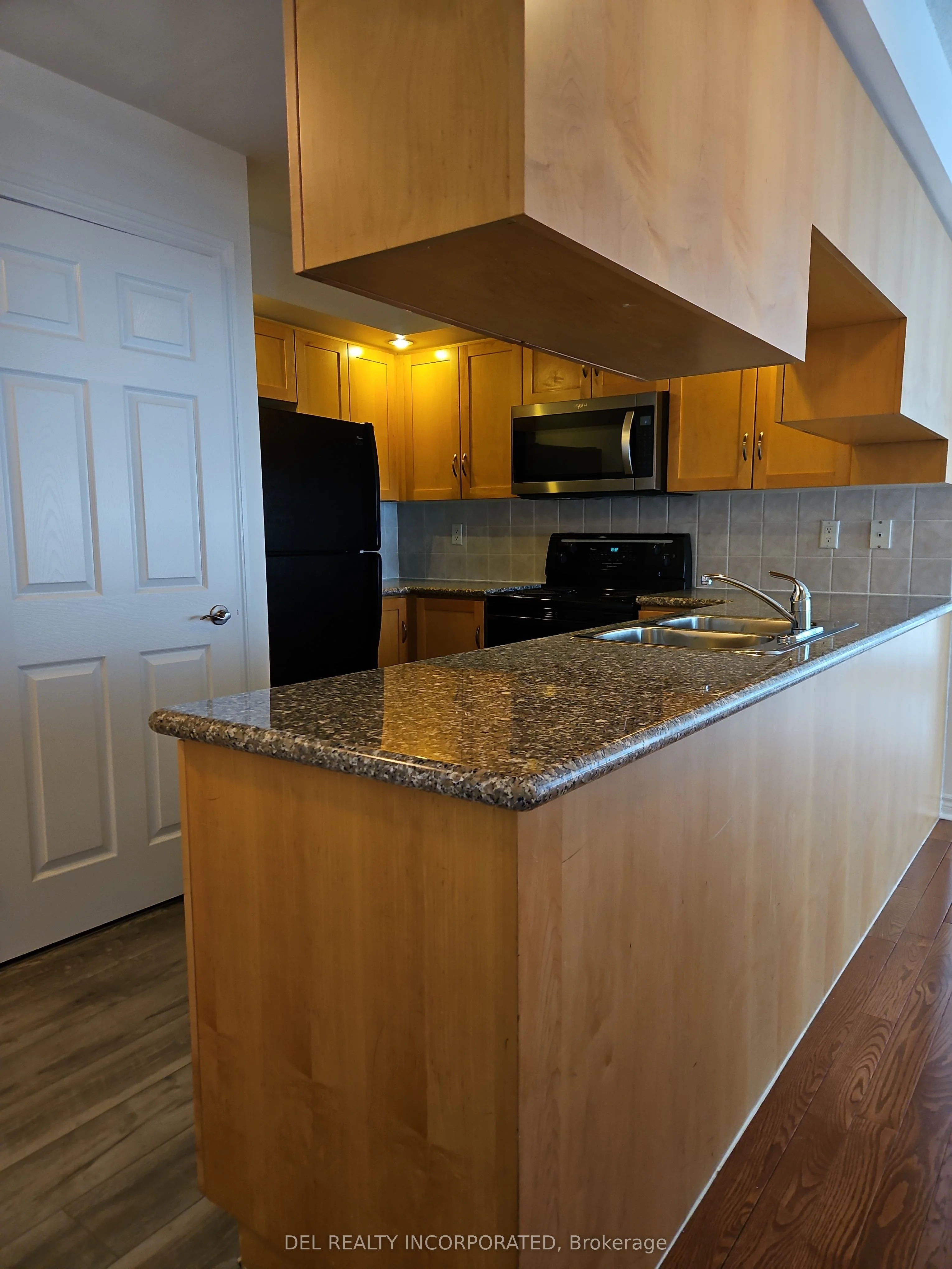 250 Wellington Street W 1040, Toronto C01, ON M5V 2V4