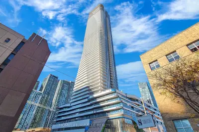 28 Freeland Street 5307, Toronto C08, On M5e 0e3