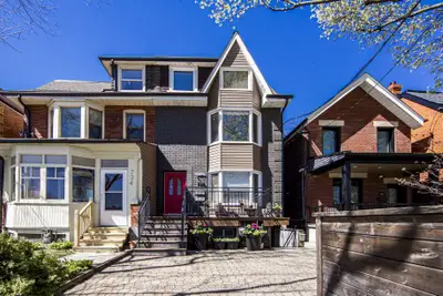736 Crawford Street, Toronto W02, On M6g 3k3