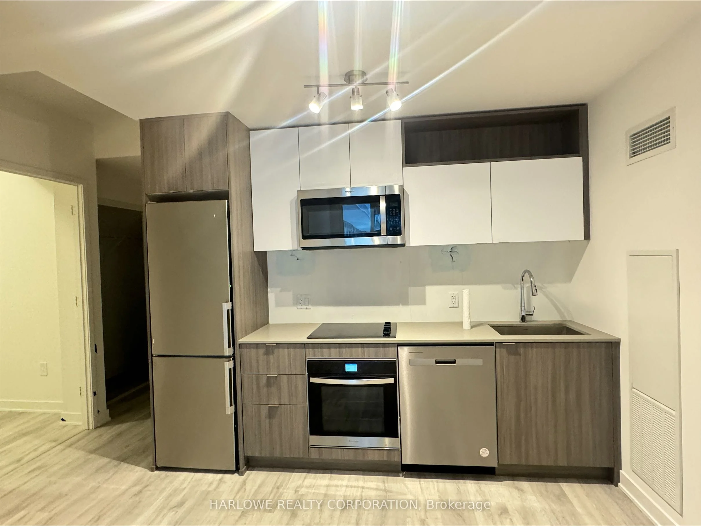70 Princess Street 1234 E, Toronto C08, ON M5A 0X6