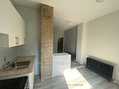 262 Christie Street 1, Toronto C02, ON M6G 3C1