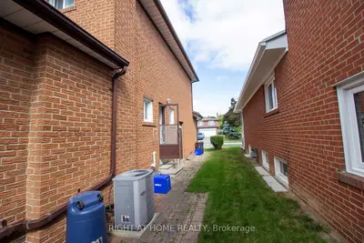 43 Rockland Drive Bsmt, Toronto C15, On M2m 2y8