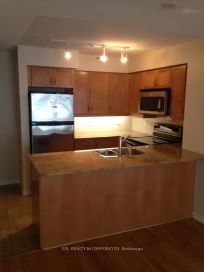 736 Spadina Avenue 701, Toronto C01, On M5s 2j6