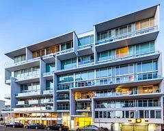 75 Portland Street 403, Toronto C01, ON M5V 2M9